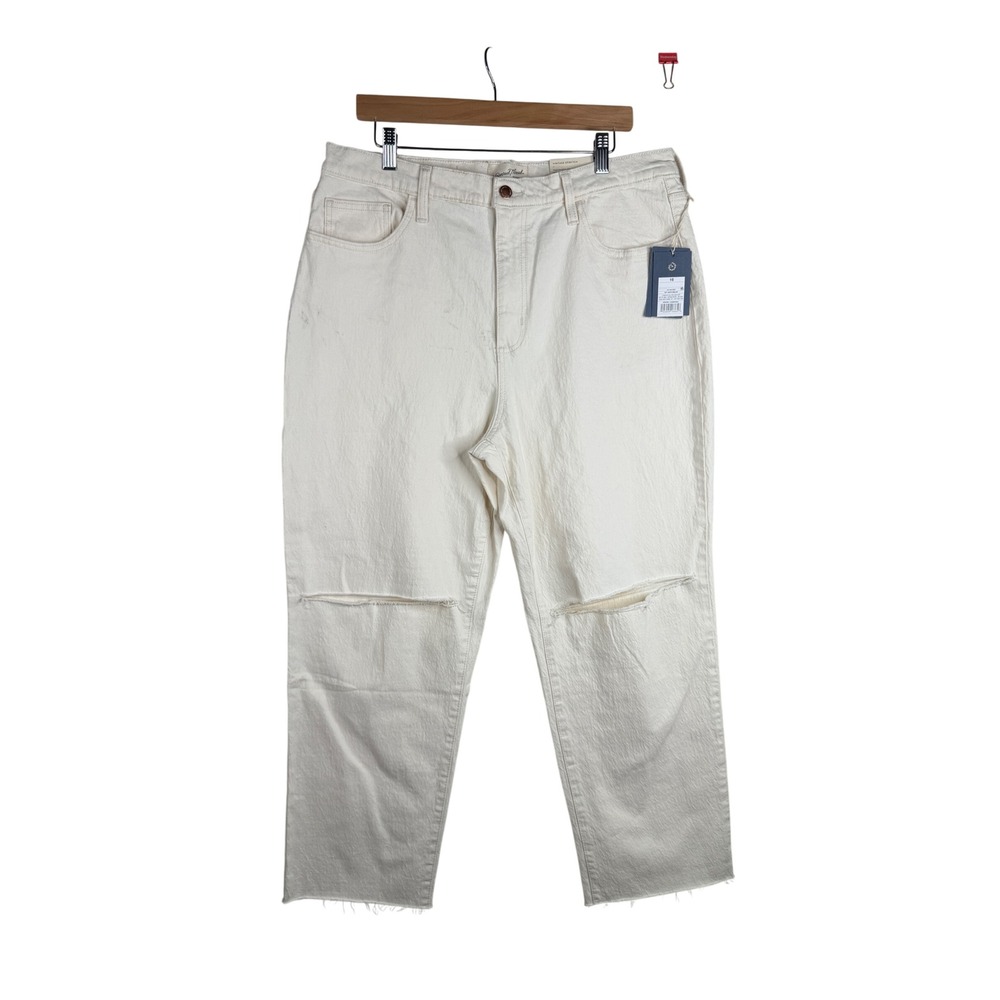 NWT Universal Thread Vintage Straight Jeans size 16/33 Off -White